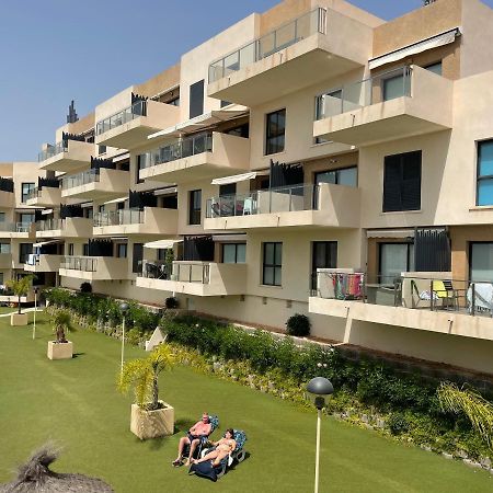 Residencial Sabrina Apartment โอริอุเอลา ภายนอก รูปภาพ