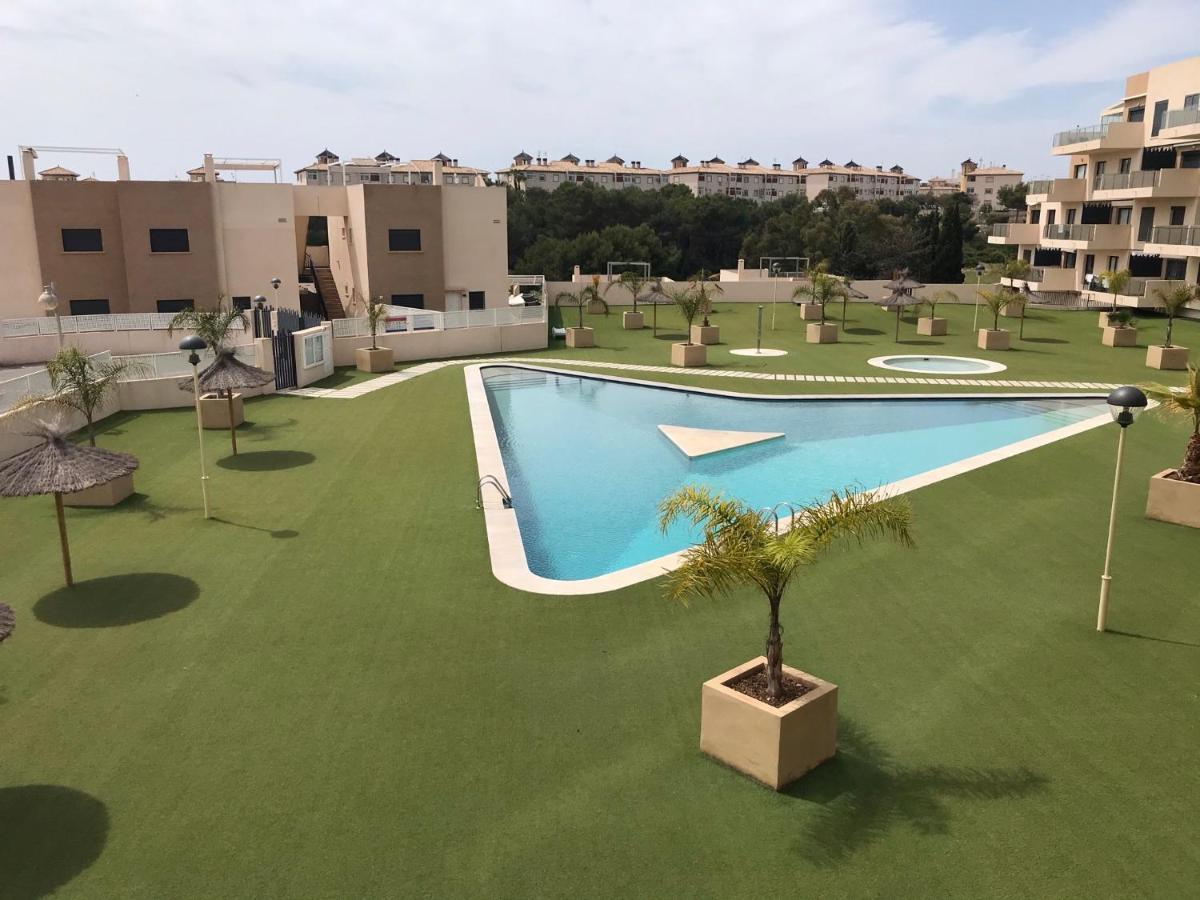 Residencial Sabrina Apartment โอริอุเอลา ภายนอก รูปภาพ