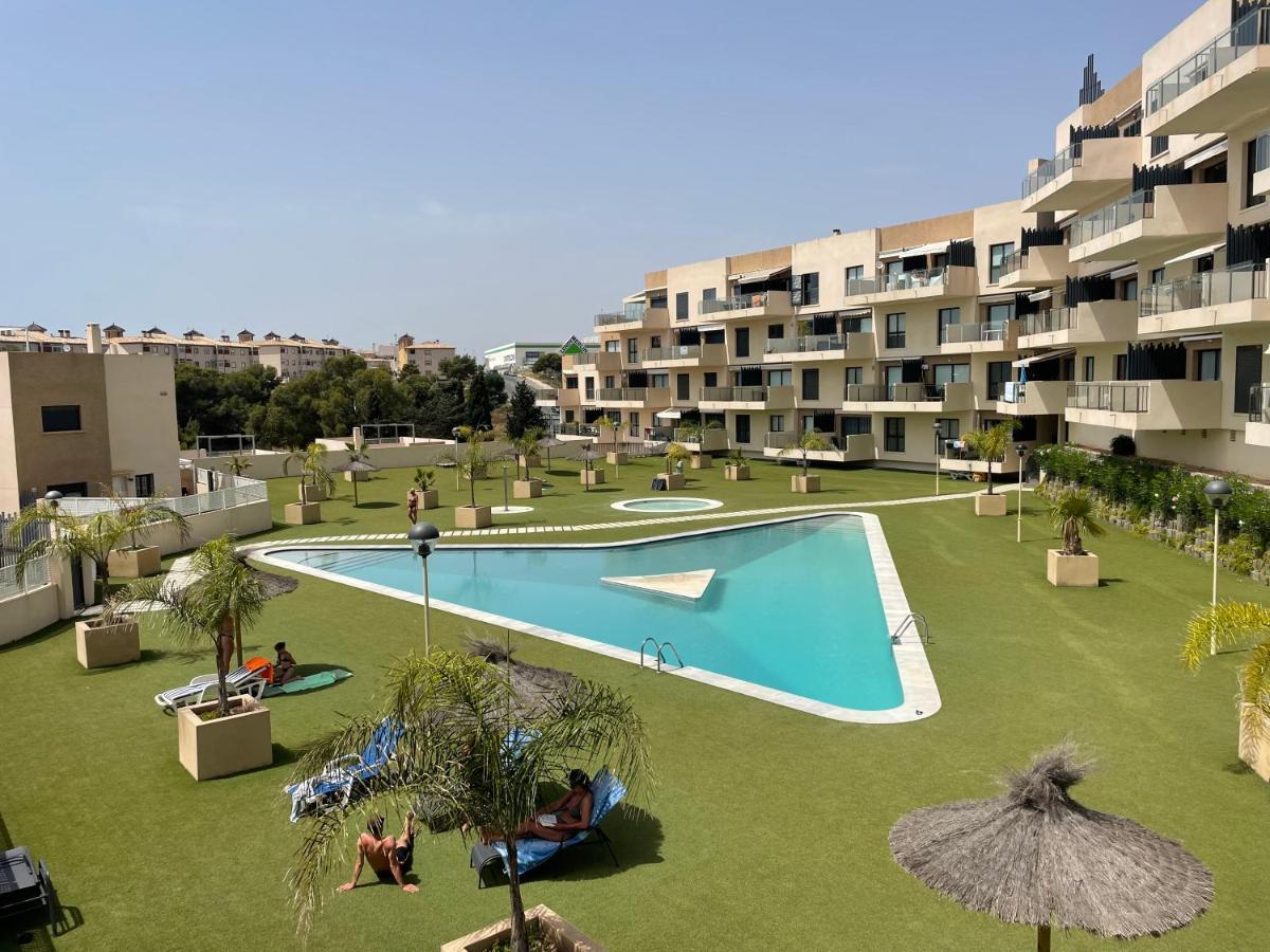 Residencial Sabrina Apartment โอริอุเอลา ภายนอก รูปภาพ
