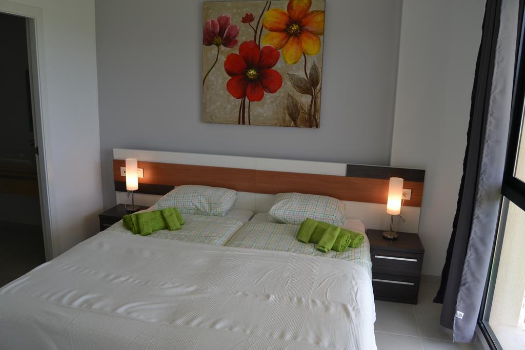 Residencial Sabrina Apartment โอริอุเอลา ห้อง รูปภาพ