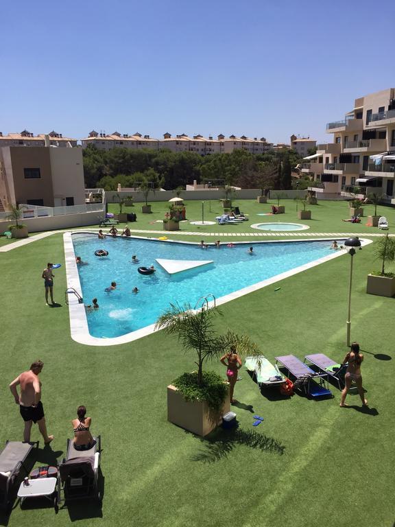 Residencial Sabrina Apartment โอริอุเอลา ภายนอก รูปภาพ