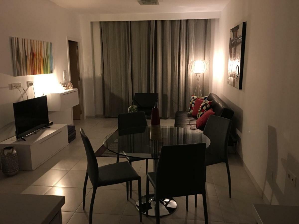 Residencial Sabrina Apartment โอริอุเอลา ภายนอก รูปภาพ
